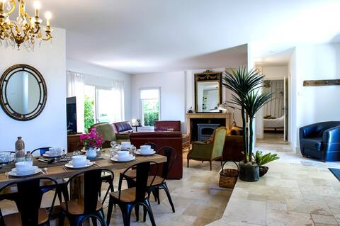 Charming home with 15 beds and pool