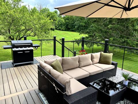 Blissful retreat|Hot tub|Playroom