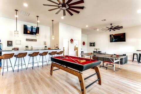 Wine Retreat I Heated Pool & Hot Tub I Club House