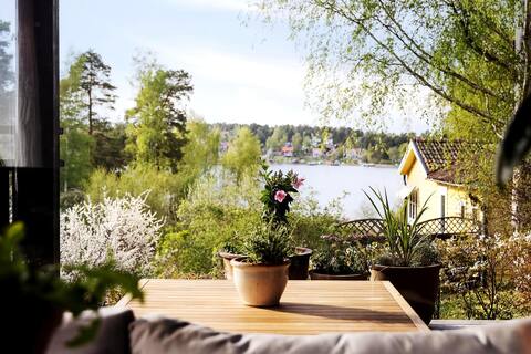 Large villa with jetty and evening sun Resarö/Vaxholm
