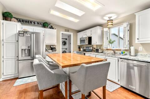 A Getaway Home~ Spacious House