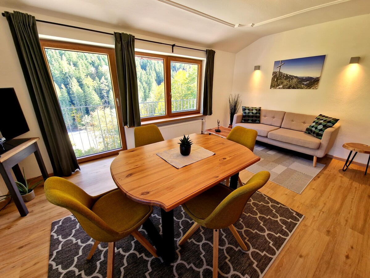 Proprietà Airbnb di successo: "Woodland sounds" at Lake Taubensee a Ruhpolding