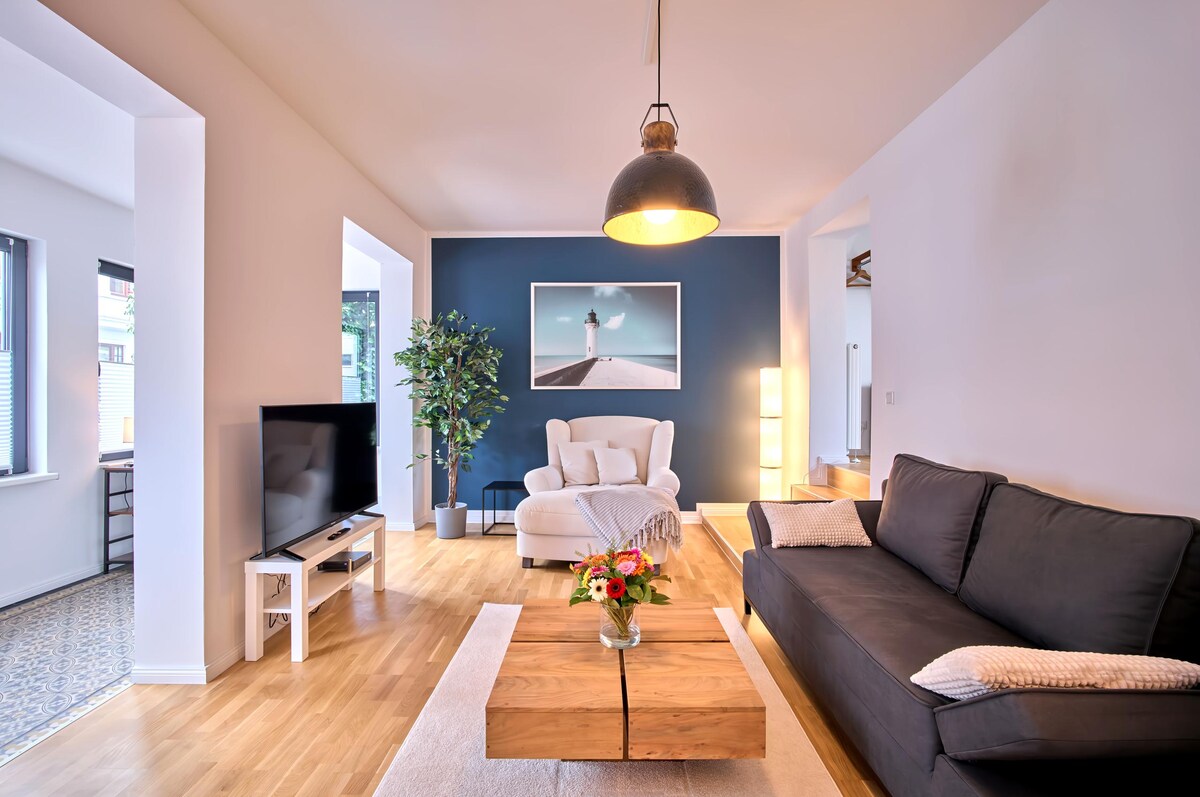 Successful Airbnb property: Charming Old Bremen Apartment | Conservatory | Kitchen in östliche Vorstadt