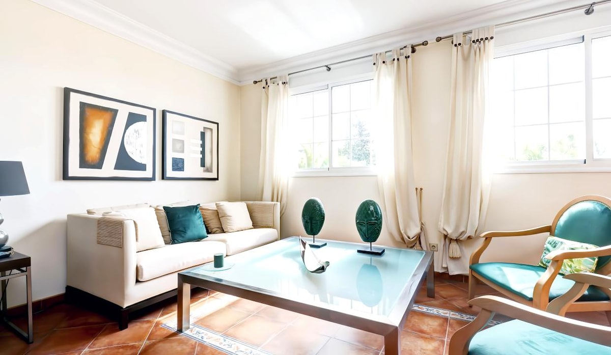 Anuncio de Airbnb popular: Traditional Spanish villa near Puerto Banus en Marbella