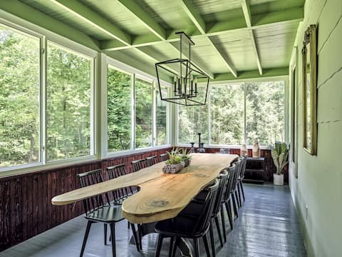 Luxuriously Restored Farmhouse Cabin with Hot Tub