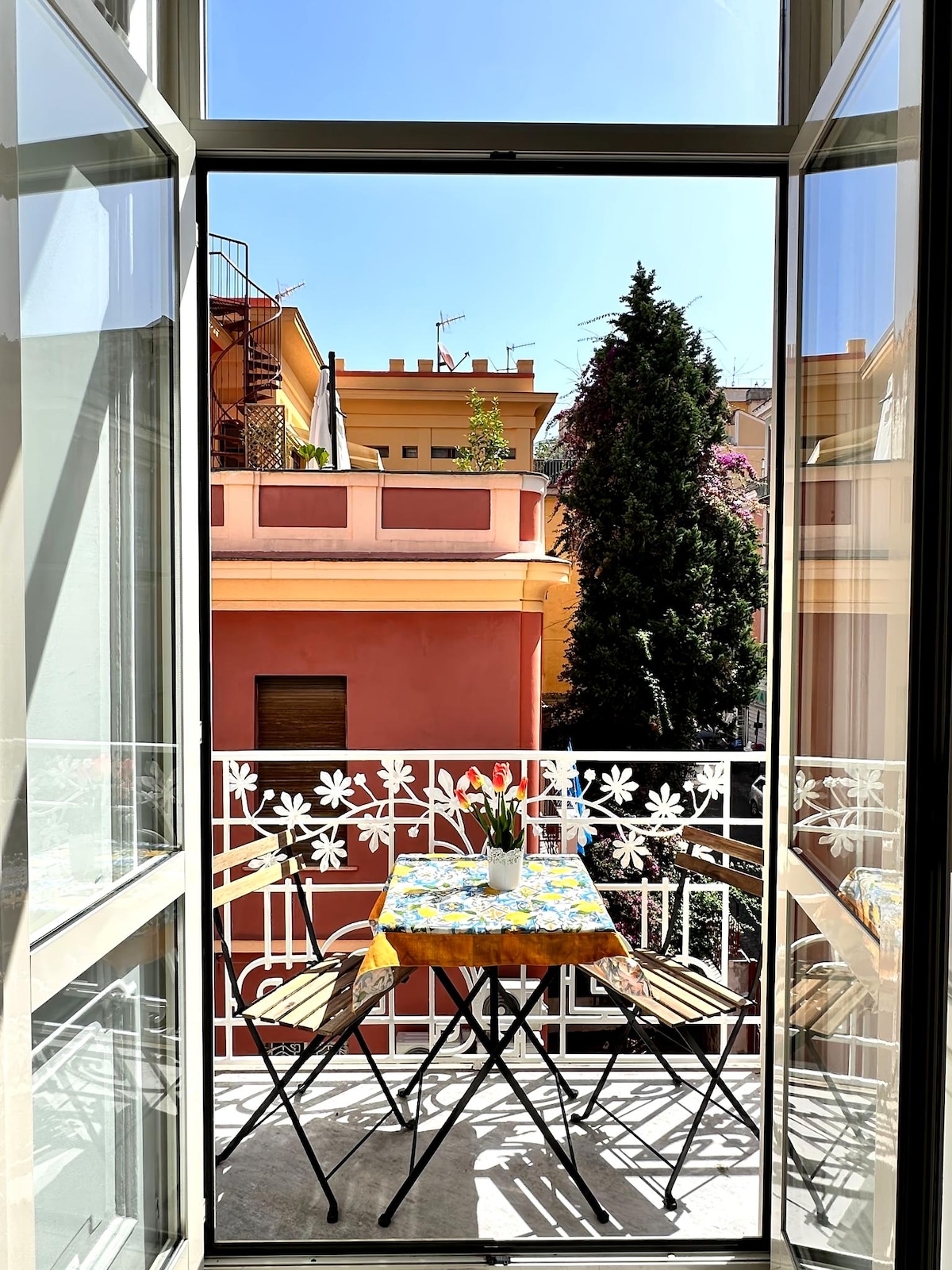 Top Airbnb: "Mare & Monti Apartments" in the city center (60 sqm) in Castellammare Di Stabia