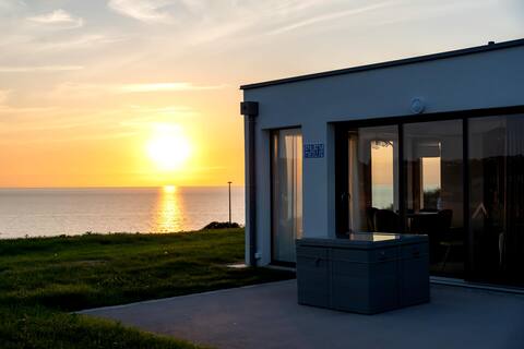 Villa Sunset 4*: facing the sea, Matisse Blue