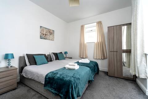 Cosy 2Bed Apt with Free Street Parking