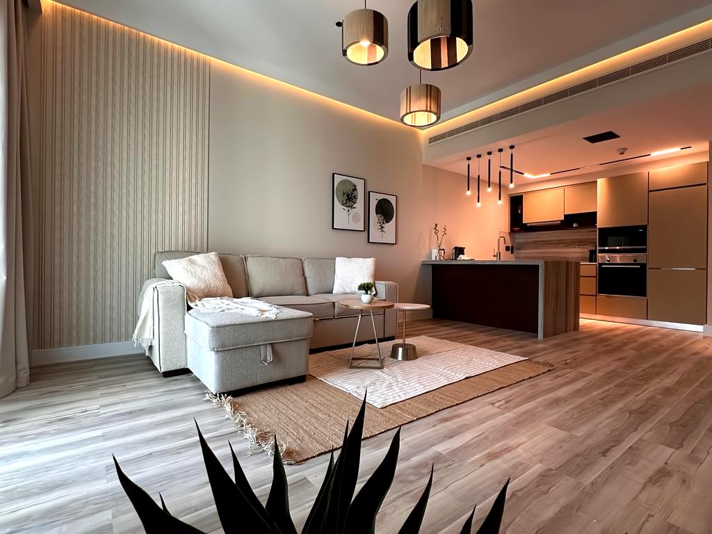 Top Airbnb: Modern-Chic 1BR in The Greens | Central Dubai in Al Thanyah Third