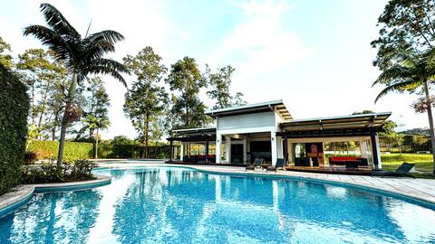 Apt 6 miles from SJO airport with AC-Pool-Gated