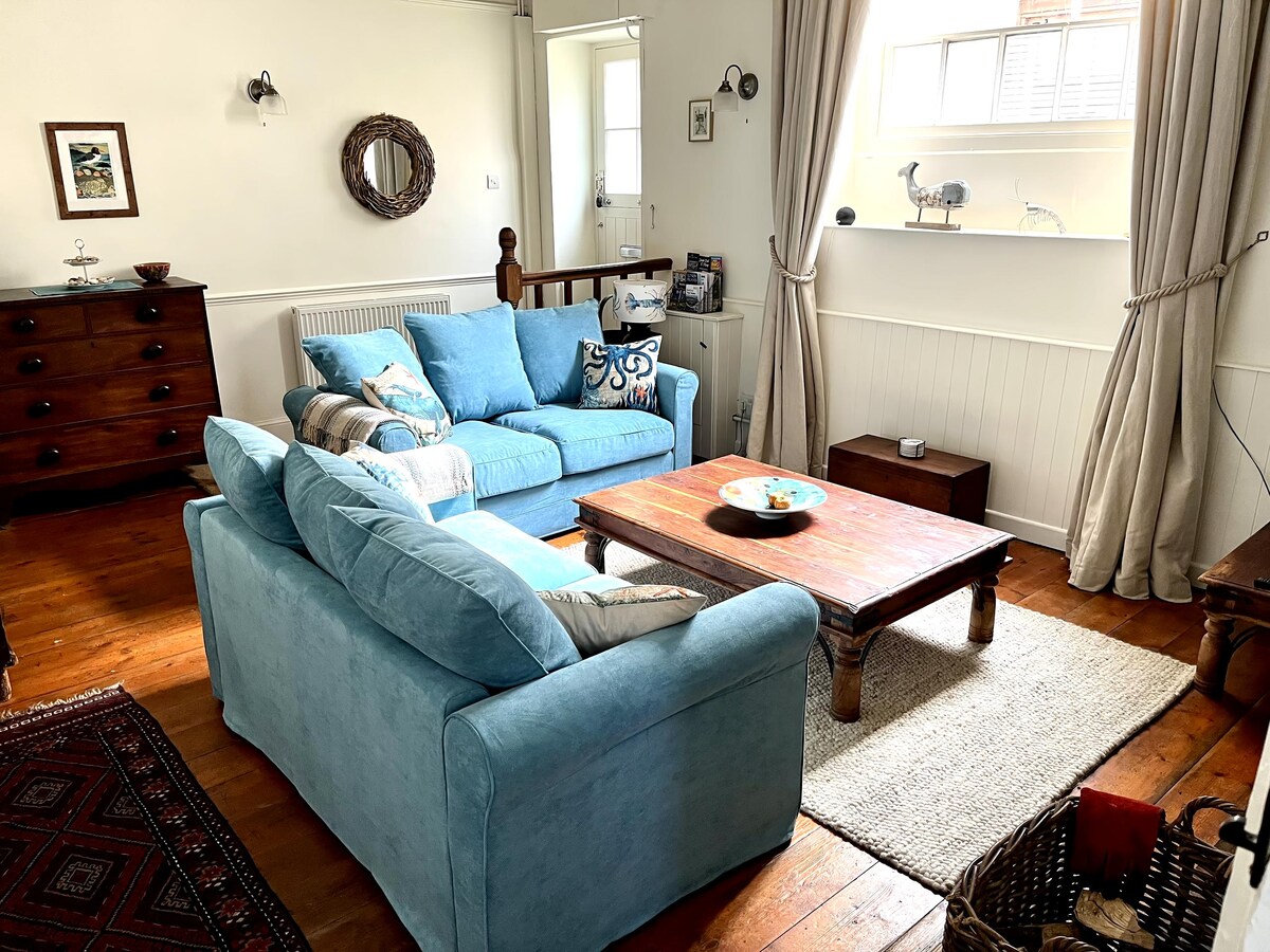 Successful Airbnb property: Amber Cottage in the heart of Appledore in Torridge