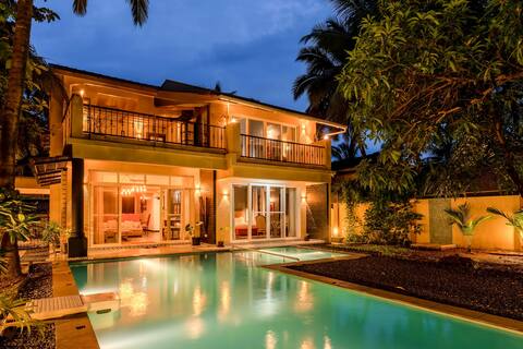 Villa Corsa by Hireavilla - 4BR w Pool in Morjim