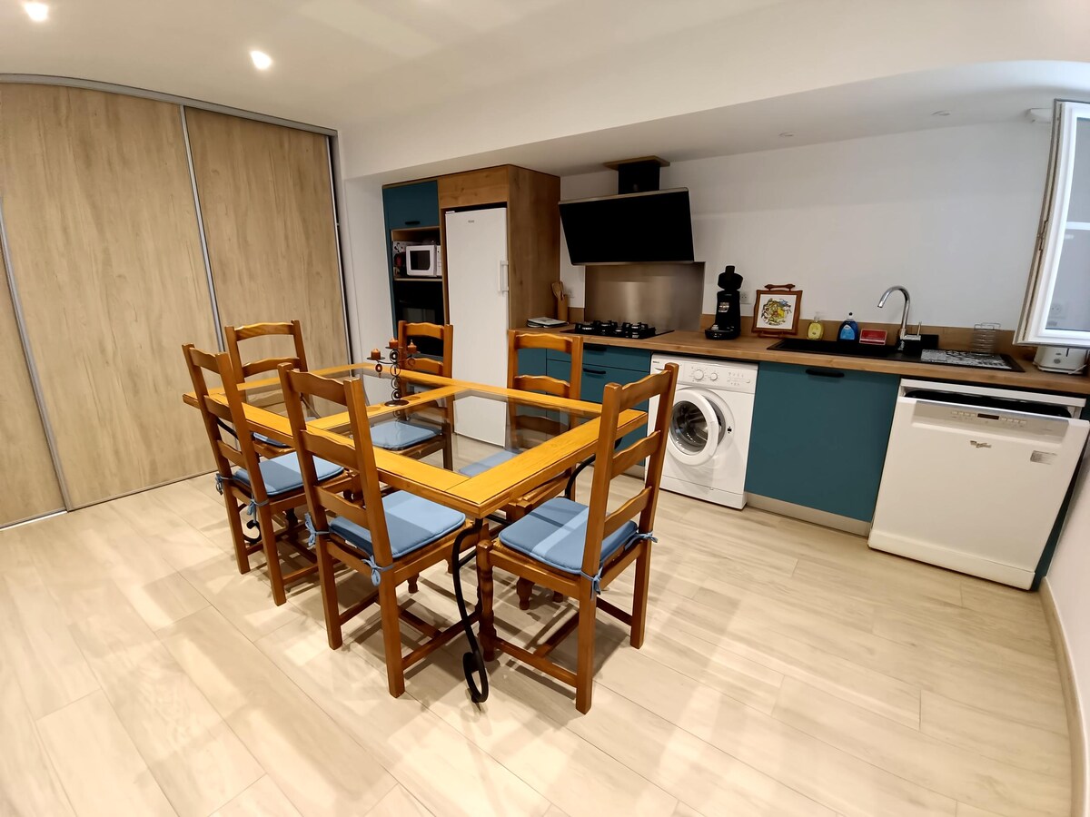 Top Airbnb: 2-bedroom apartment cambo les bains in Cambo Les Bains