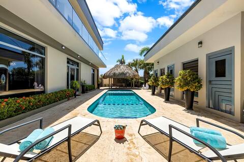 Magical Designer Oasis ~ Large Pool & Cabana ~View