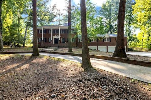 Raleigh Oasis: City Convenience Meets Country Calm