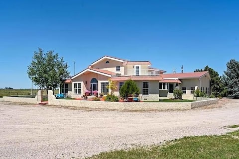 Scottsbluff Luxury 5-Stars Private Lake King Suite