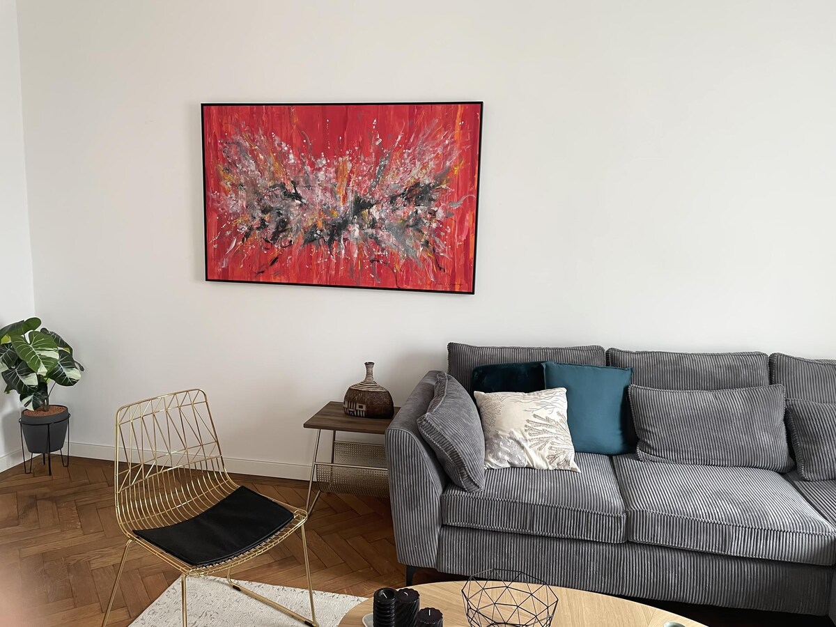 Top Airbnb: Very nice large apartment in Westend