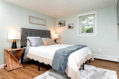 Delightful New England Townhome