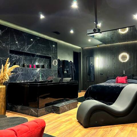 BLACK ROOM - Luxury Suite 50 Shades of Grey