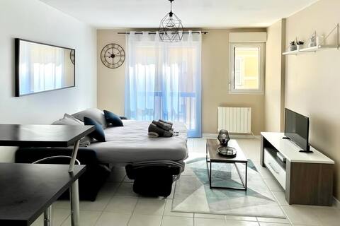 Cozy studio with terrace in city center!