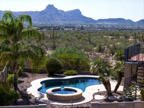 Gorgeous home w/large backyard- Pool, BBQ, Spa!