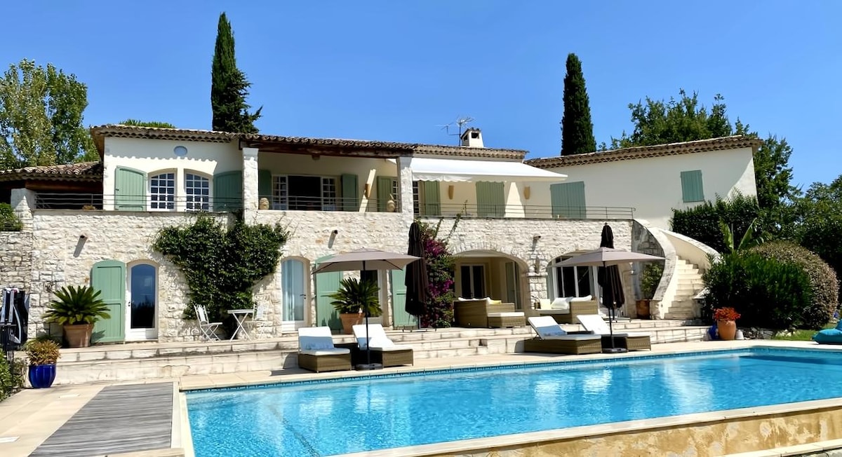 Top performing Airbnb: Superb villa, gorgeous sea views and private pool in Tourrettes Sur Loup