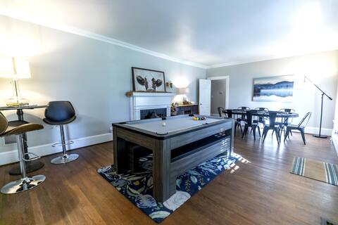 Play & Stay: 12th St Bungalow