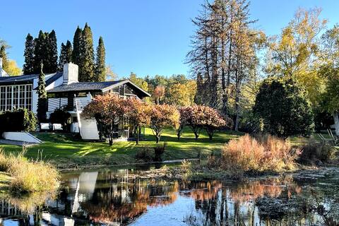 Woodstock Historic Artist Estate - The Pond House