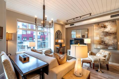 Lakeside Urban Inn --- truly a HIDDEN GEM!