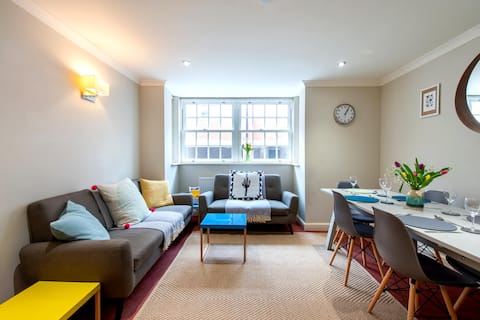 Wells City Centre, Quiet Mews House, sleeps 6
