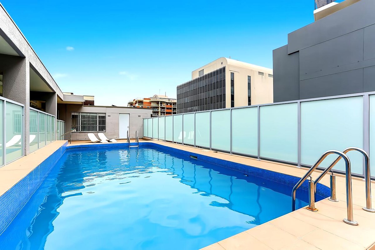 Popular Airbnb listing: Bondi Beach Stay! Amazing pool! in Bondi Junction