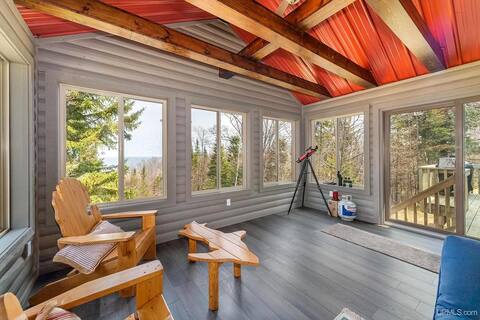 Hidden Haven: Seclusion on the Superior Shoreline