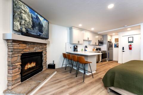 Elmer's Hideout - Fully Renovated Yosemite Escape!