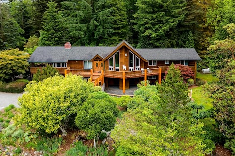 Lodge-Style Retreat | King Beds | Fire Pit