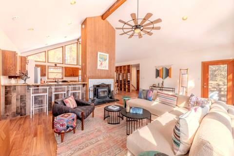 Grand Angel Fire mountain luxury ski chalet