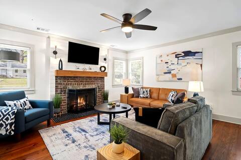 Marietta Square Suites - Big Home & Large Groups!