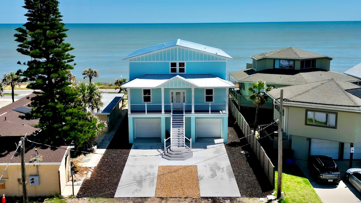 Beachfront retreat w views, games, hot tub & more!