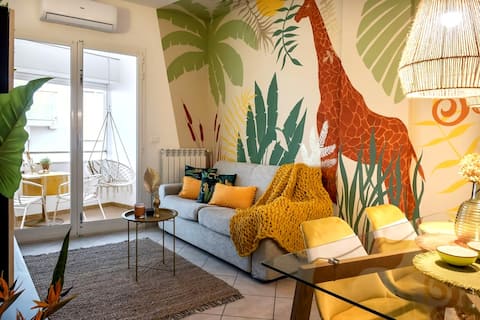 Elegant two-room apartment with sea view and parking