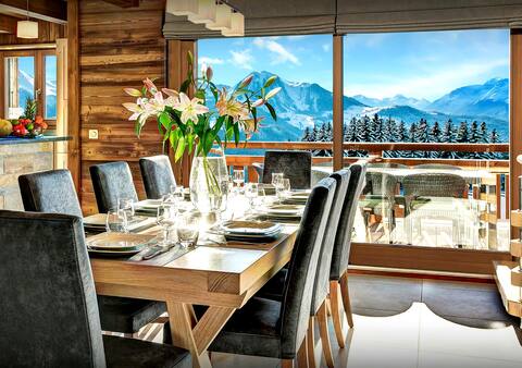 Ski base for 8 spa and great views