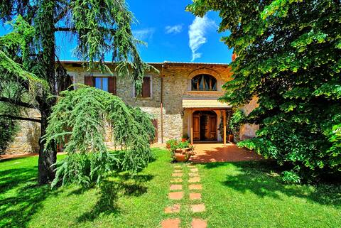 Villa lorena - country house in valdarno, tuscany