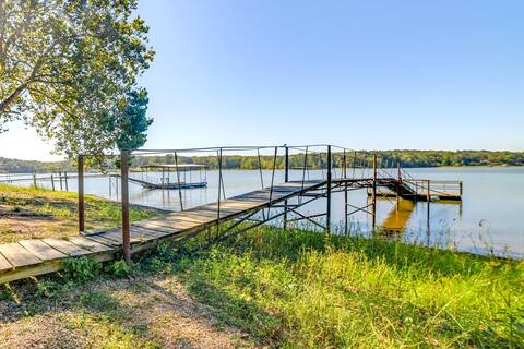 Lakefront New Concord Paradise w/ Screened Porch!