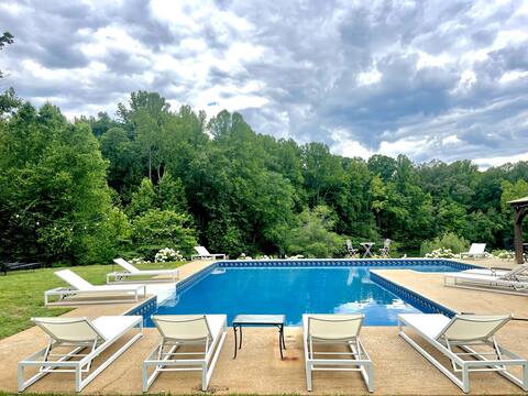 Ivy  Retreat  | Heated Saltwater Pool & Hot Tub