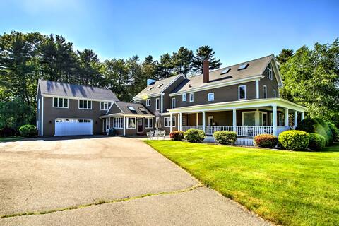 Large Kennebunk Home, Walk to Beach < 2 Mi to Town