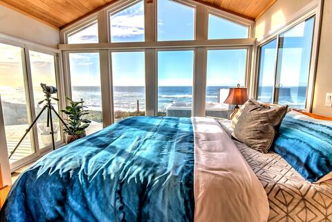 Ocean Front! Hot Tub! Dog Friendly! ~ King Neptune