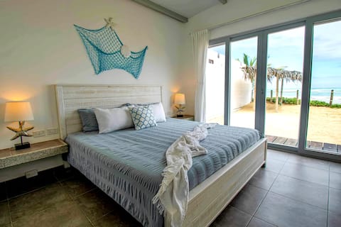 Sandy Feet House - Ocean front beautiful house