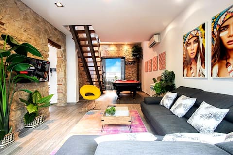 Pool 3 bedrooms and views to National Theater D4