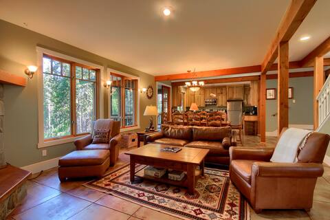 Aspen House in Fish Camp- 2 Miles from Yosemite's South Entrance!