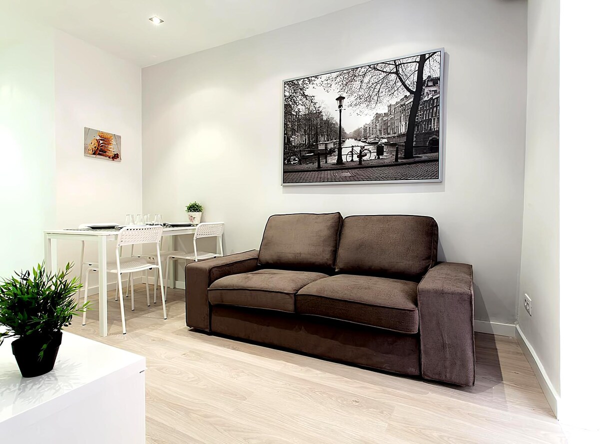 Top Airbnb: MAB2 - Street level apartment with private terrace in Sants