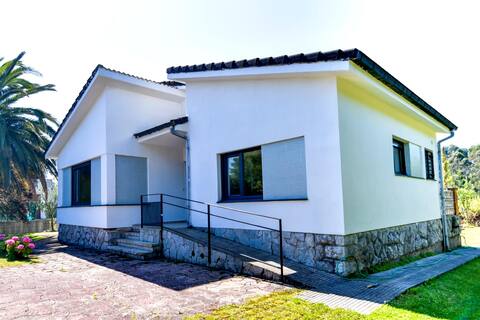 Beautiful house on Berria's beach