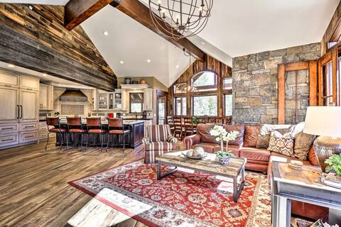 Custom Luxury Mtn Villa w/ Hot Tub & Walk to Lift